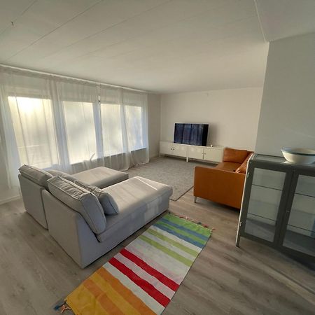 Modern 3 Bed Rooms In Almhult Close To Vaxjo Airport Buitenkant foto