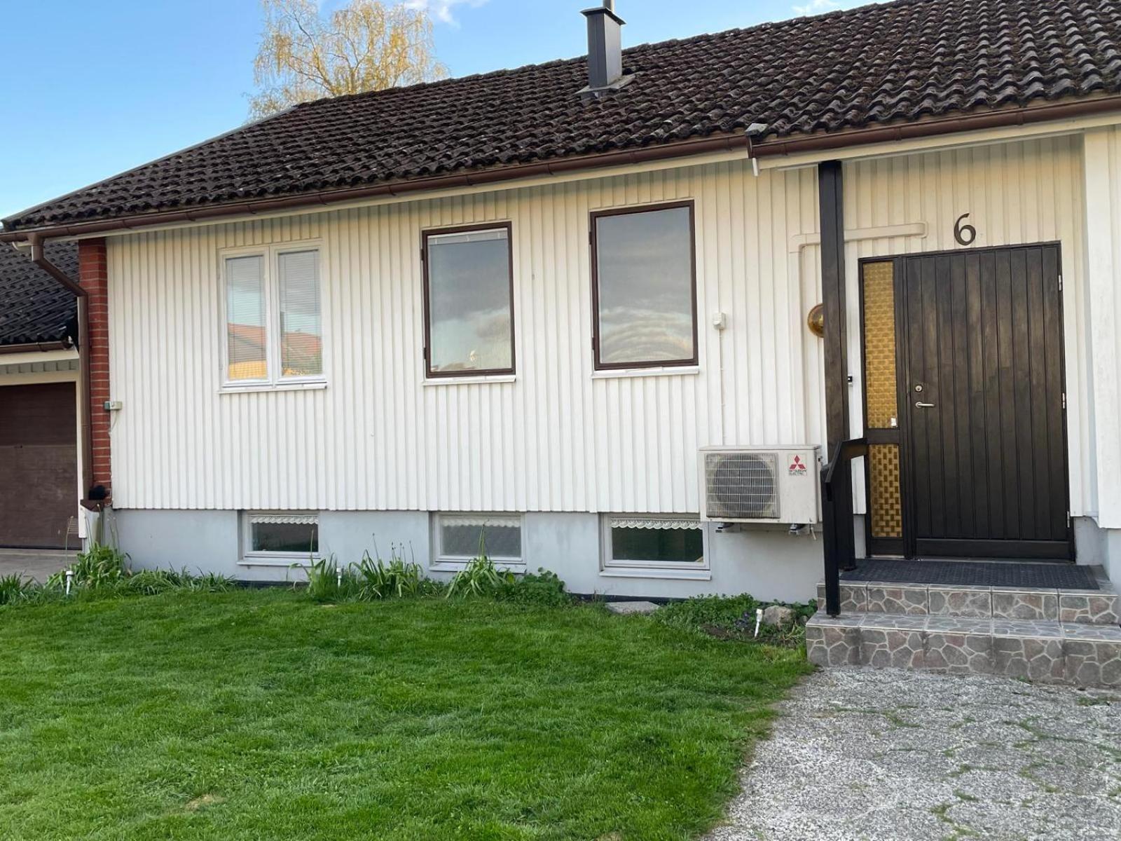 Modern 3 Bed Rooms In Almhult Close To Vaxjo Airport Buitenkant foto